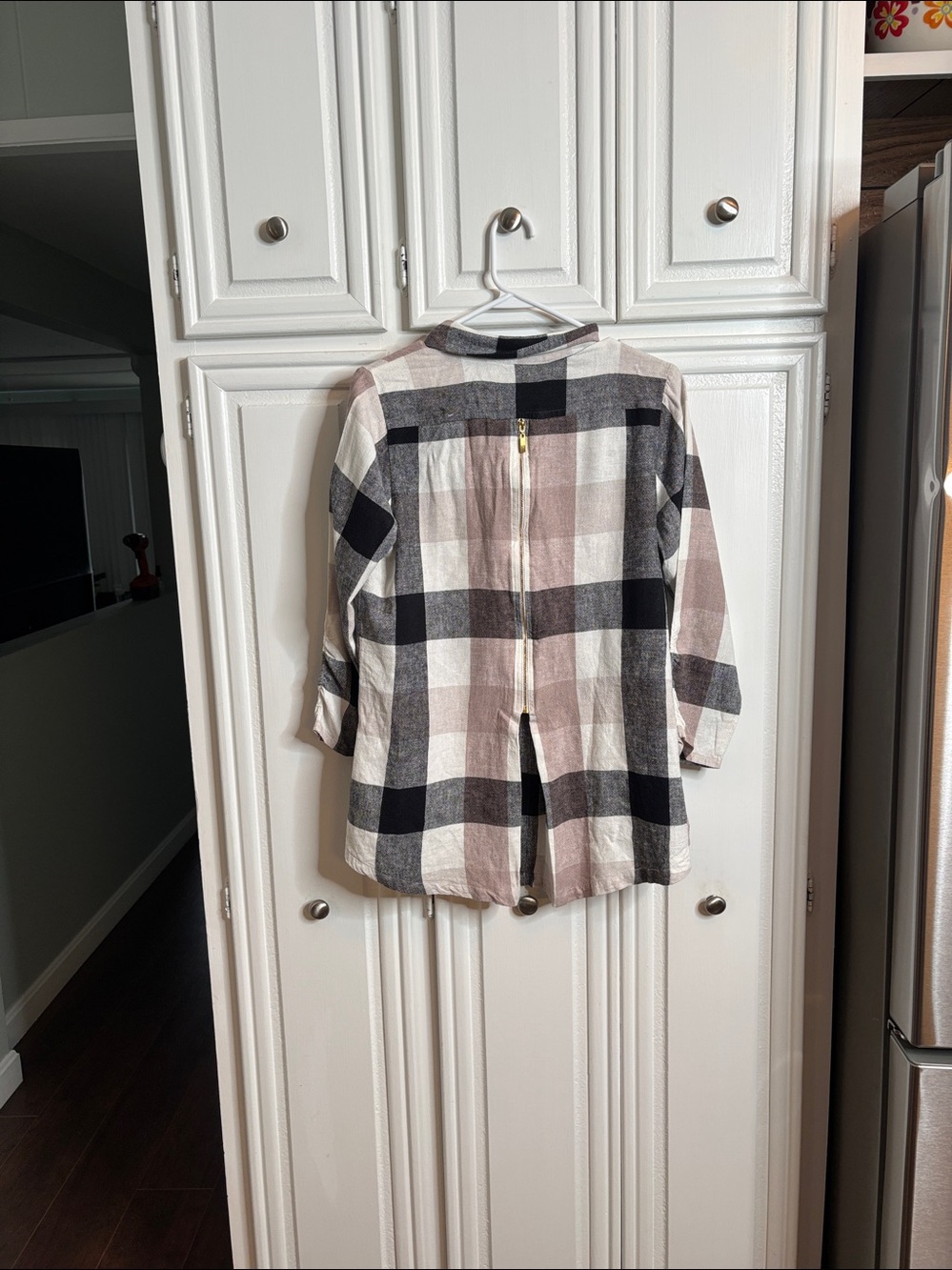 Soft Surroundings Black & Cream Plaid Button-Up sz M - Picture 3 of 11